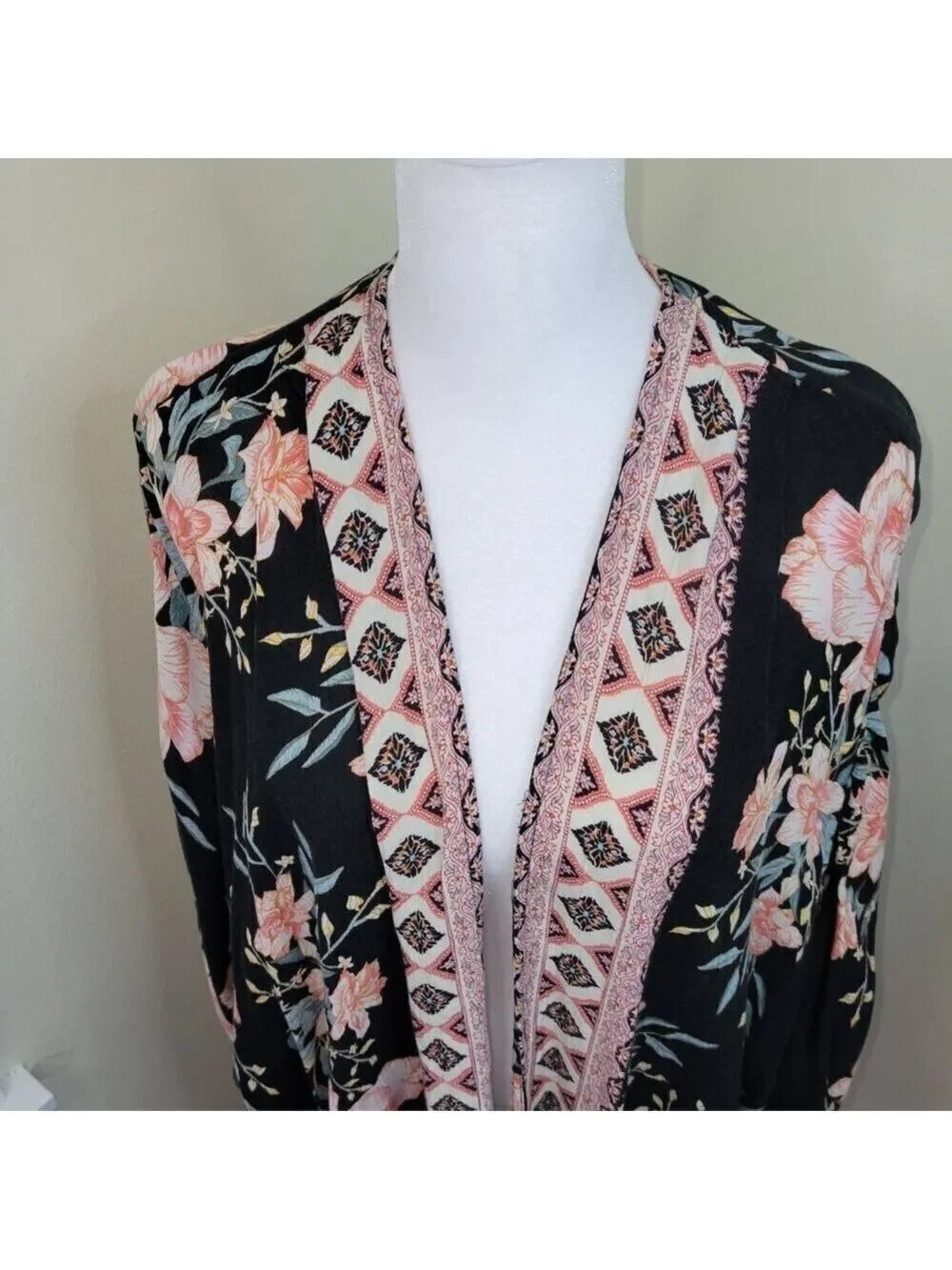 Billabong Floral Kimono Black/Pink Floral Open Front Cardigan Women's S/M